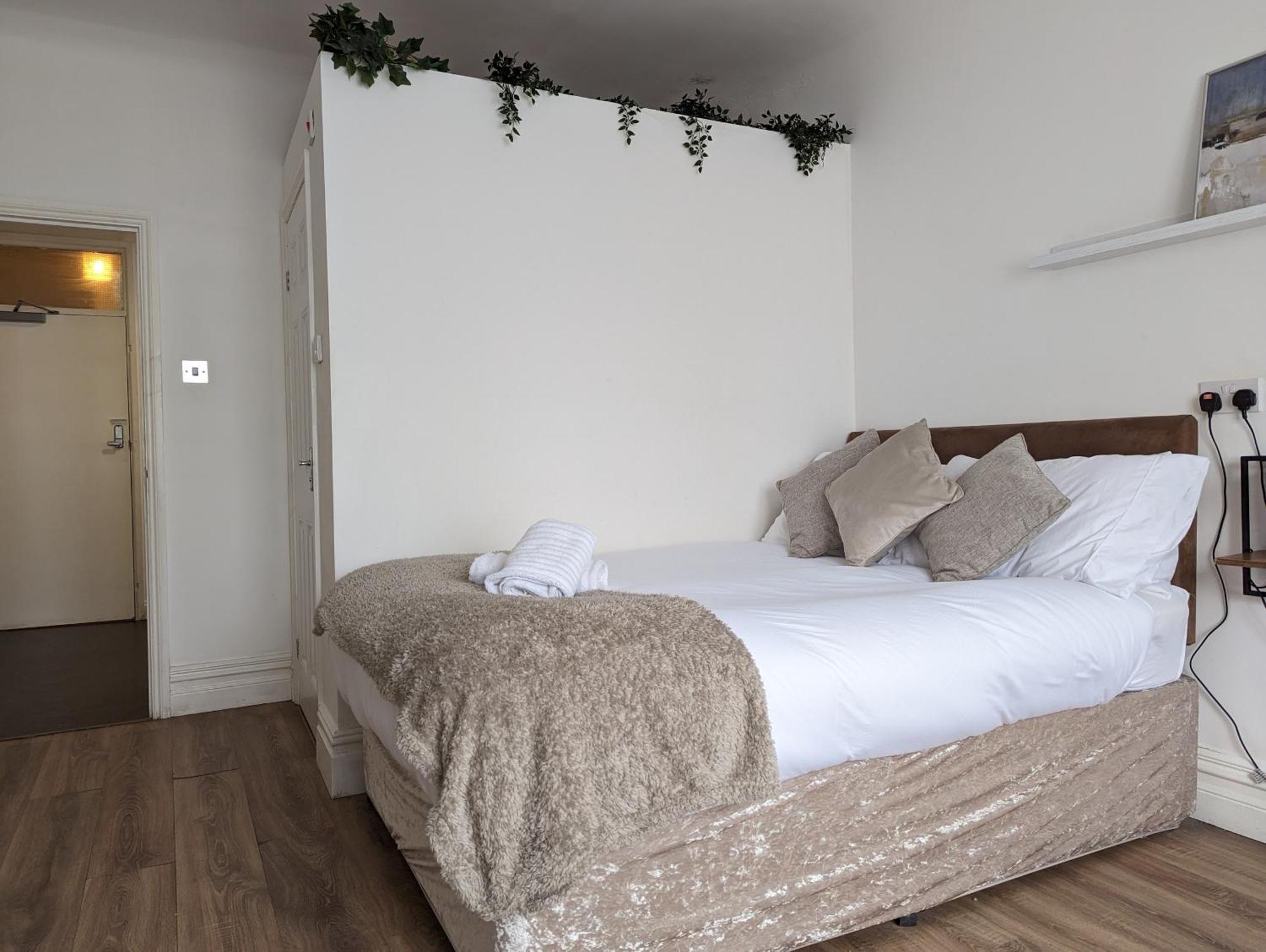 Serene 1 Bedroom Flat In Roath Cardiff Exterior photo